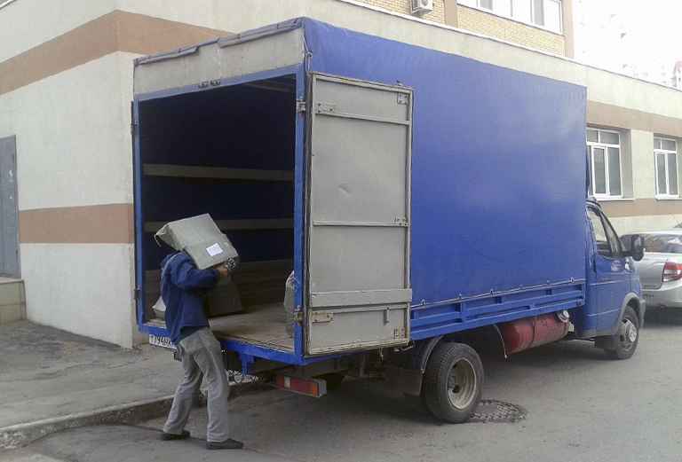 Автоперевозка домашних вещей В коробкаха услуги догрузом из Череповца в Кировск