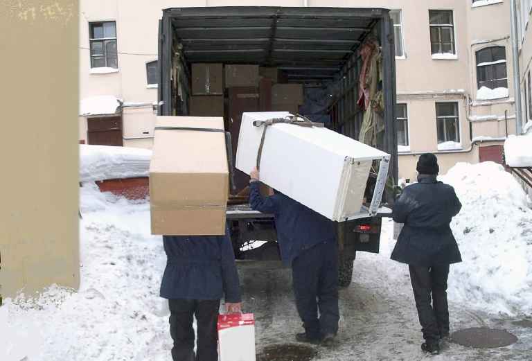 Доставка автотранспортом пленки упаковочной попутно из Вологды в Санкт-Петербург