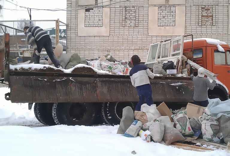 Вывоз мусора с грузчиками газель по Жестылеву